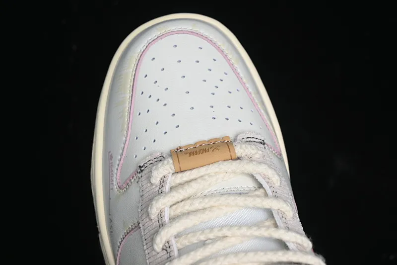 All Categories Nk SB Dunk Series Nk SB Dunk Low Low-top sneakers Nk Dunk "Surfaces In Brown And Sail" Panda Prank Flying Over the Skyline Weiyi Pink White Low-top casual sneakers DD1503-124